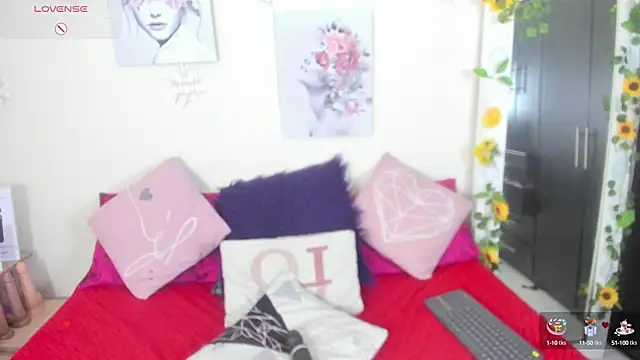 Snapshot of Yeysy__lenox chatting on January 18, 2025, 9:24 am Yeysy lenox online show from January 18, 2025, 9:24 am