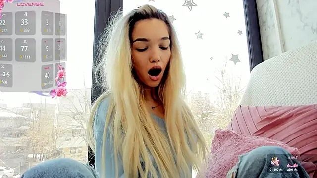 Snapshot of Sassy_Teen chatting on February 24, 2025, 9:43 am Sassy Teen online show from February 24, 2025, 9:43 am