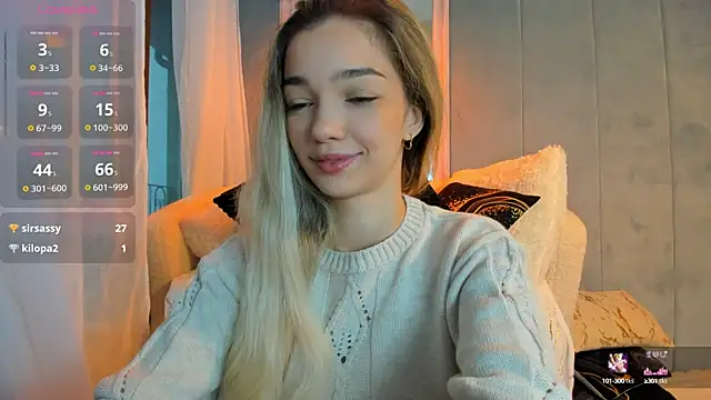 Snapshot of Sassy_Teen chatting on October 7, 2025, 9:43 am Sassy Teen online show from October 7, 2025, 9:43 am