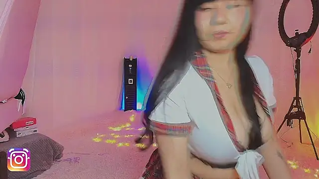 lili taylor online show from February 15, 2026, 4:06 pm