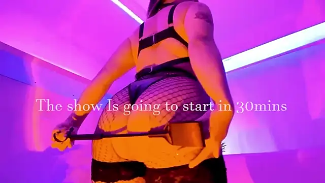 Gloomydoll online show from July 4, 2026, 8:13 pm