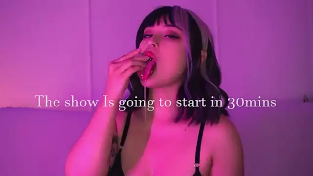 Gloomydoll online show from July 1, 2026, 9:04 pm