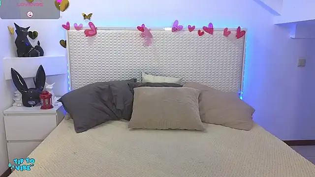 Snapshot of Eva_Rogers_ chatting on February 19, 2025, 2:44 pm Eva Rogers online show from February 19, 2025, 2:44 pm