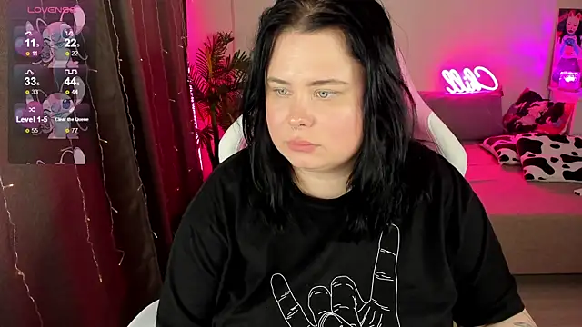 Akemi BBW online show from November 17, 2025, 5:50 pm