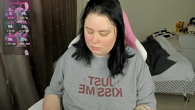 Akemi BBW online show from March 25, 2026, 9:52 am