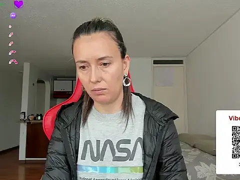 Snapshot of zoe_jeane_beker chatting on May 19, 2026, 6:48 pm zoe jeane beker online show from May 19, 2026, 6:48 pm