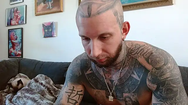 bobbybacala91 online show from March 18, 2025, 8:59 pm