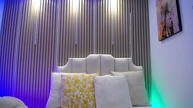 Snapshot of Katy_Van chatting on June 15, 2026, 8:52 pm Katy Van online show from June 15, 2026, 8:52 pm