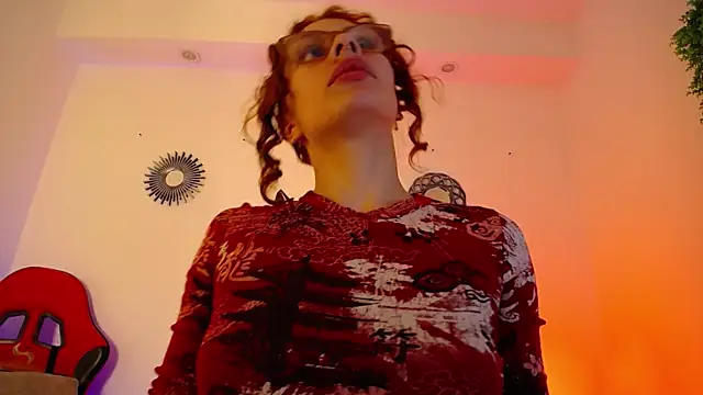 Katy Van online show from November 21, 2025, 9:03 pm