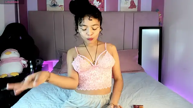 Winnifer Gonzal online show from March 6, 2025, 4:19 am