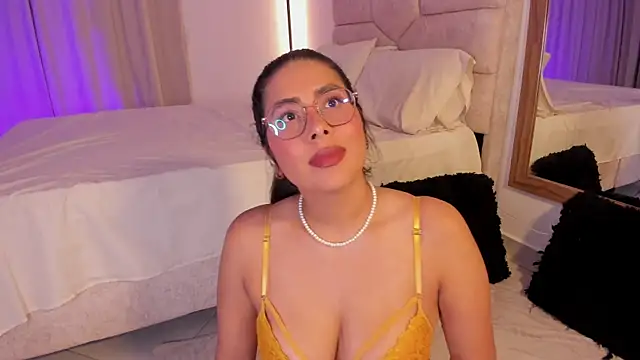 tina olsen07 online show from April 20, 2026, 11:17 pm