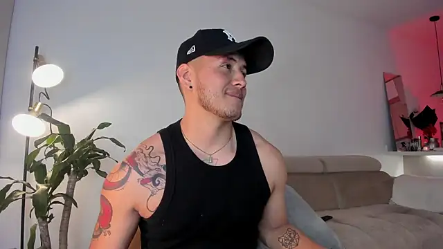 Snapshot of Chriskyle_ chatting on March 11, 2025, 5:13 am Chriskyle  online show from March 11, 2025, 5:13 am