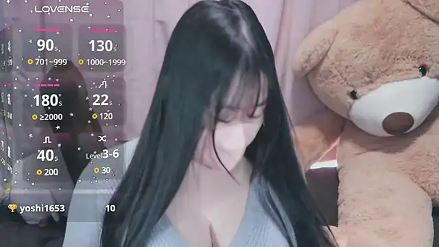 yuinyan3150 online show from March 20, 2025, 3:23 am