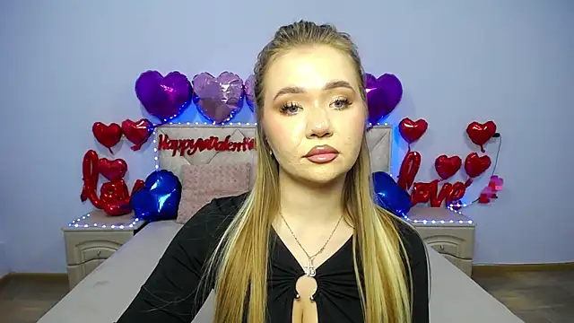 StacyYellig online show from February 13, 2025, 8:03 pm