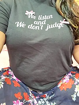 CUTE SOPHIA- online show from September 25, 2025, 7:42 pm