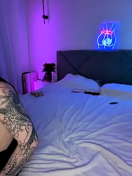 GroteskJane online show from February 18, 2025, 8:36 pm