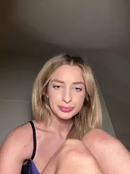 EvieEvans online show from January 1, 2025, 5:00 pm