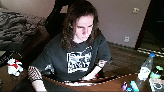 izilizi 23 online show from February 14, 2025, 5:14 pm