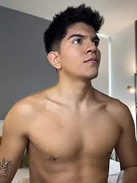 santiago 01 online show from April 24, 2026, 9:50 pm