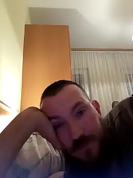 Snapshot of Klinsch chatting on February 17, 2026, 10:18 pm Klinsch online show from February 17, 2026, 10:18 pm