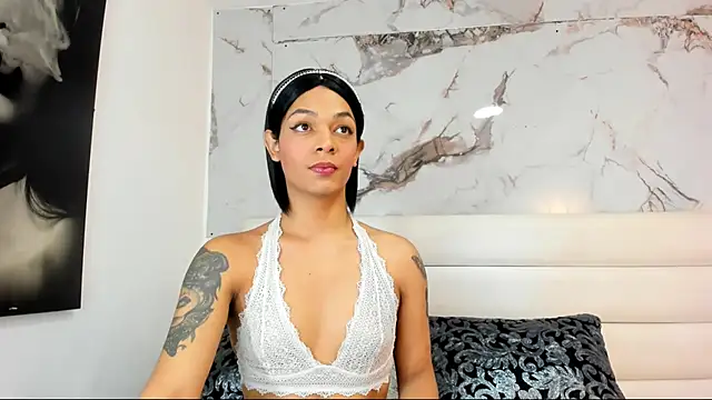 emily lady20 online show from June 17, 2026, 2:44 am