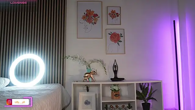 LillyDolls23 online show from March 31, 2026, 1:24 pm