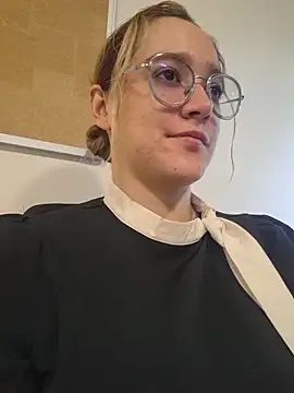 NaomiShimizu online show from April 9, 2026, 7:53 pm