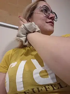 NaomiShimizu online show from February 21, 2026, 8:33 pm