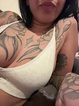 Nadiasexy online show from February 18, 2026, 4:47 pm