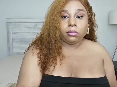 Snapshot of Carmen_Cream chatting on November 3, 2025, 1:44 am Carmen Cream online show from November 3, 2025, 1:44 am