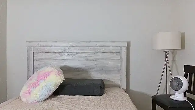 Snapshot of Carmen_Cream chatting on December 21, 2025, 5:20 am Carmen Cream online show from December 21, 2025, 5:20 am