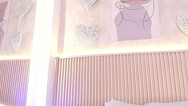 daiana curly online show from October 6, 2025, 7:47 pm