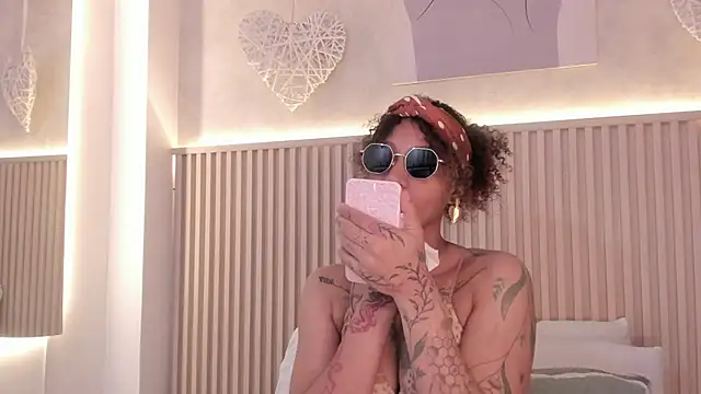 daiana curly online show from April 8, 2026, 8:10 pm