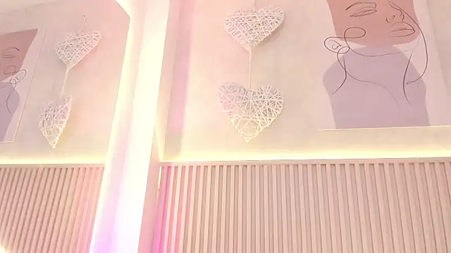 Snapshot of daiana_curly chatting on July 7, 2026, 8:45 pm daiana curly online show from July 7, 2026, 8:45 pm
