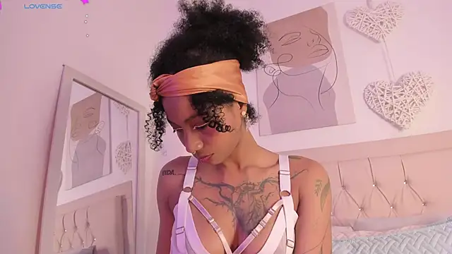 daiana curly online show from March 21, 2025, 3:46 pm