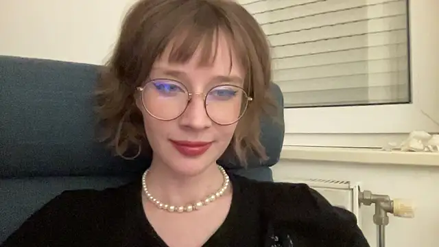 ms christiana online show from May 4, 2026, 9:28 pm