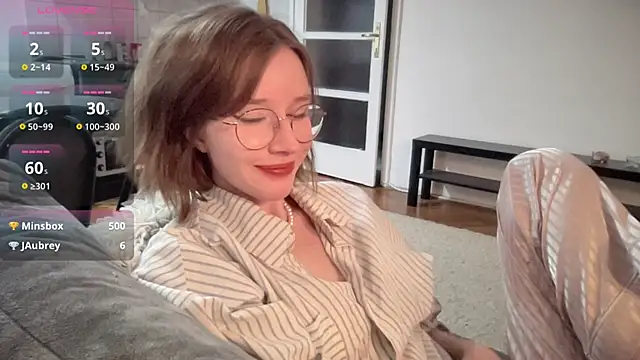 ms christiana online show from December 19, 2025, 2:26 am