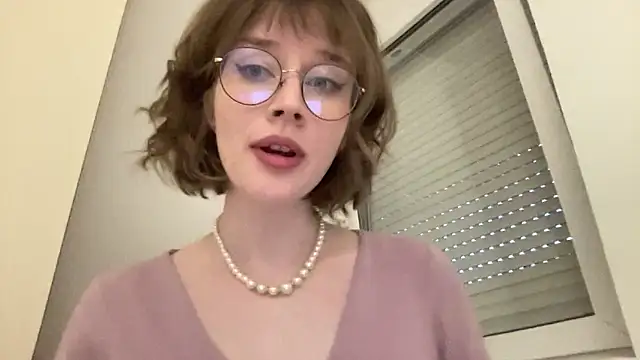 ms christiana online show from April 30, 2026, 5:42 pm