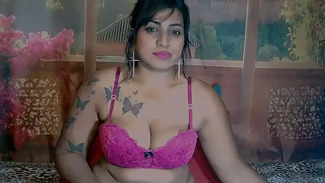 Snapshot of RoyalIndianCreamPuff chatting on February 21, 2026, 7:49 pm RoyalIndianCreamPuff online show from February 21, 2026, 7:49 pm