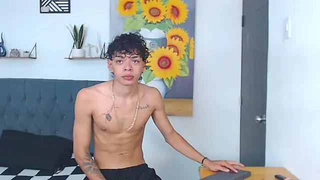 Snapshot of Harry_jhonsson chatting on May 4, 2026, 10:01 pm Harry jhonsson online show from May 4, 2026, 10:01 pm