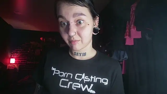 MoorderxDoll online show from March 16, 2025, 3:17 pm