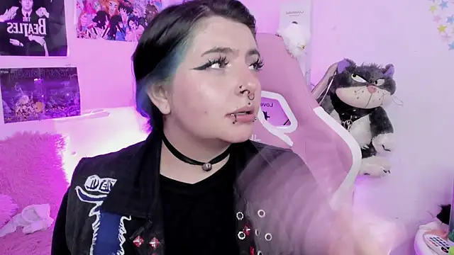 Sachi Meow online show from December 19, 2025, 7:05 pm