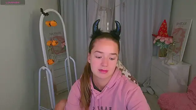 LovelyJessie online show from October 29, 2025, 4:17 pm