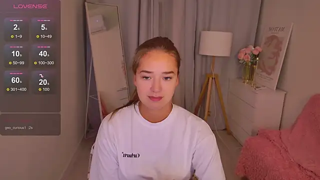 Snapshot of LovelyJessie chatting on April 10, 2026, 2:02 pm LovelyJessie online show from April 10, 2026, 2:02 pm