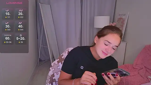 Snapshot of LovelyJessie chatting on April 13, 2026, 1:48 pm LovelyJessie online show from April 13, 2026, 1:48 pm