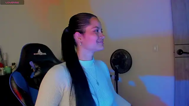 scarlet-kennedy98 online show from February 9, 2026, 8:40 pm