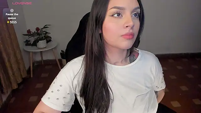 anaveleeez online show from March 20, 2025, 7:03 am