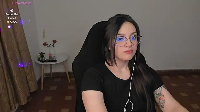 anaveleeez online show from March 1, 2025, 4:37 am