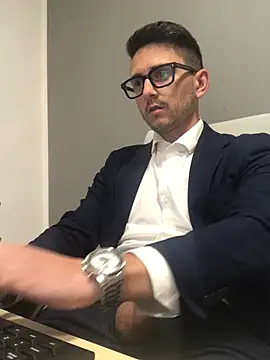 Snapshot of masterboss_ chatting on May 7, 2026, 11:46 am masterboss online show from May 7, 2026, 11:46 am