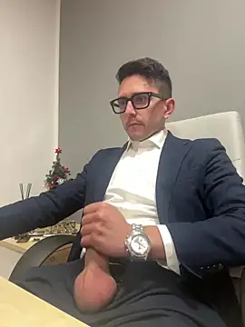 masterboss  online show from December 18, 2025, 7:50 pm